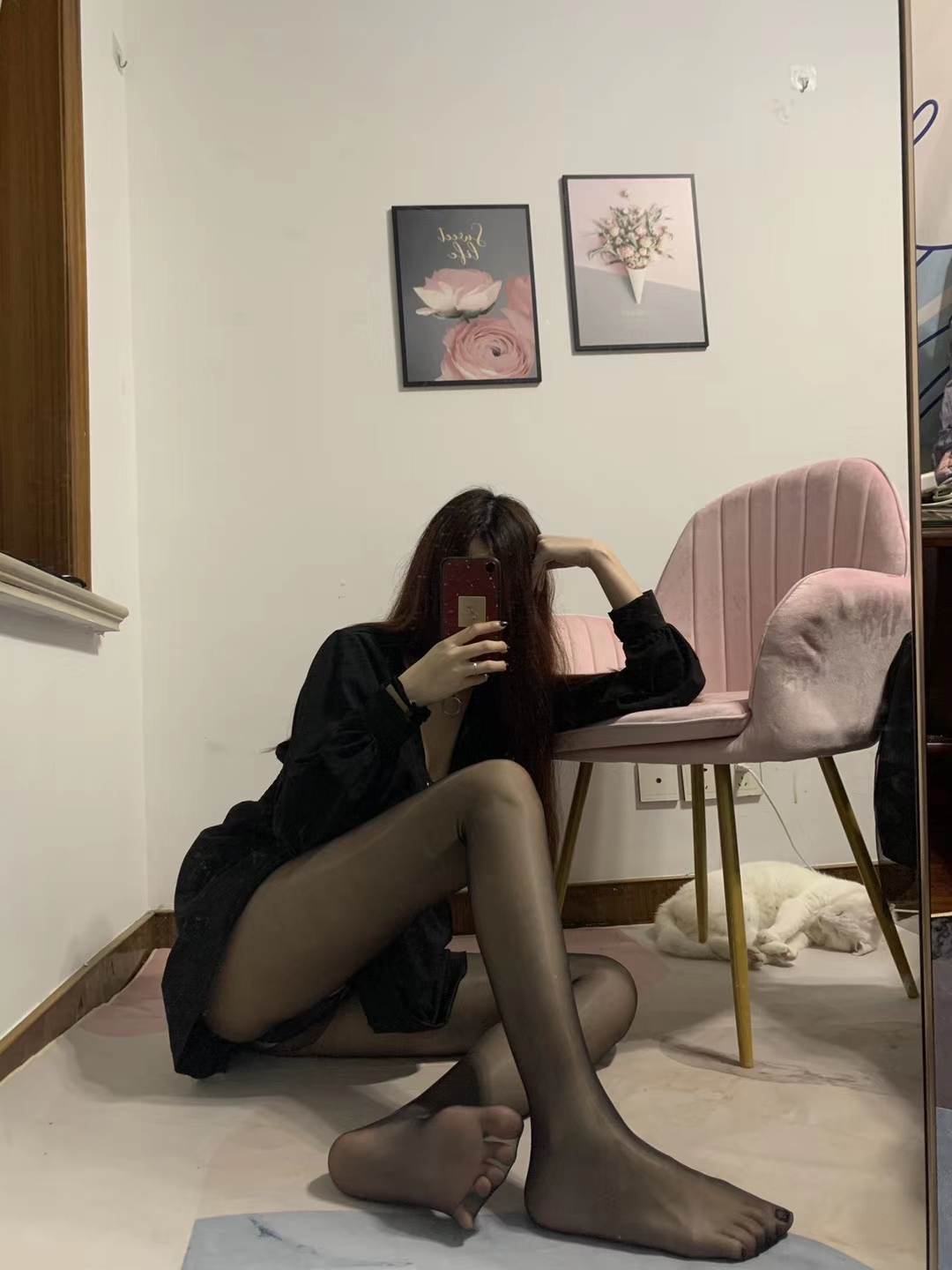 提袜少女 – 朋友圈收费系列套图&视频
